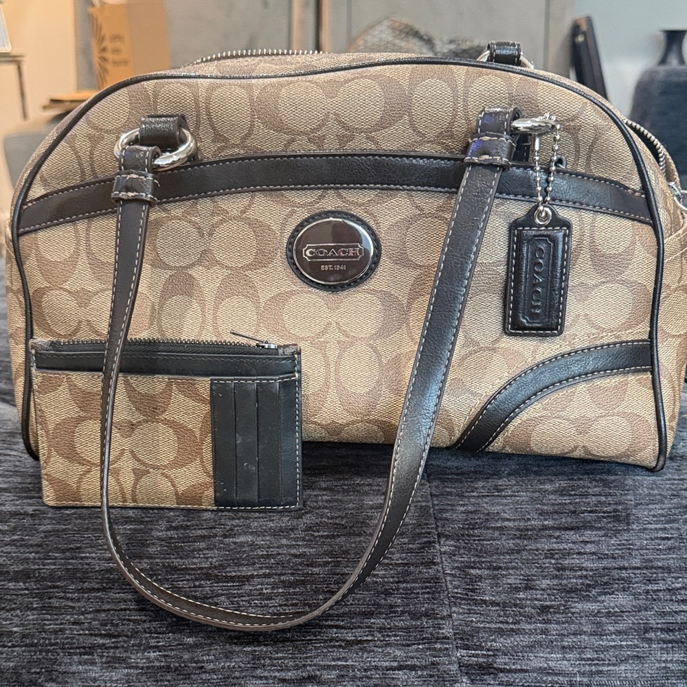 Coach Signature handbag w/wallet